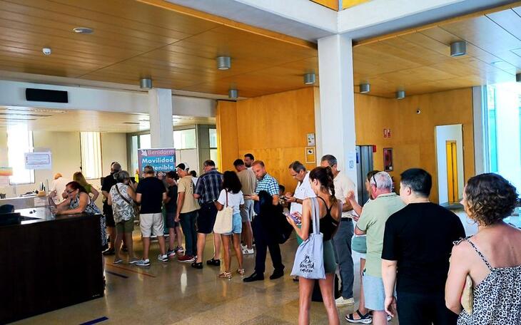 El PSOE reclama que se refuerce el personal para atender la avalancha de consultas por la zona de bajas emisiones